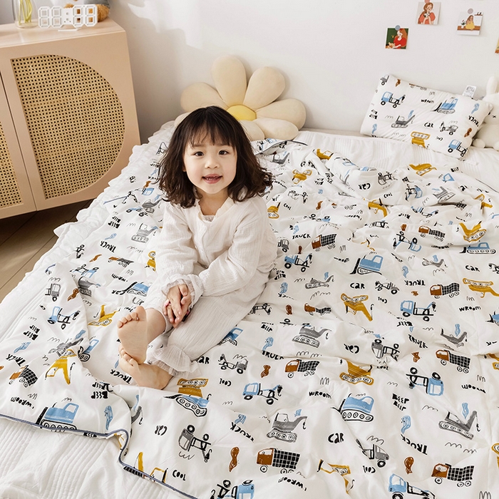 91家纺网 家纺一手货源 找家纺 十九色 2026新款宝宝幼儿园小被子儿童夏凉被夏季夏被空调被 工程车