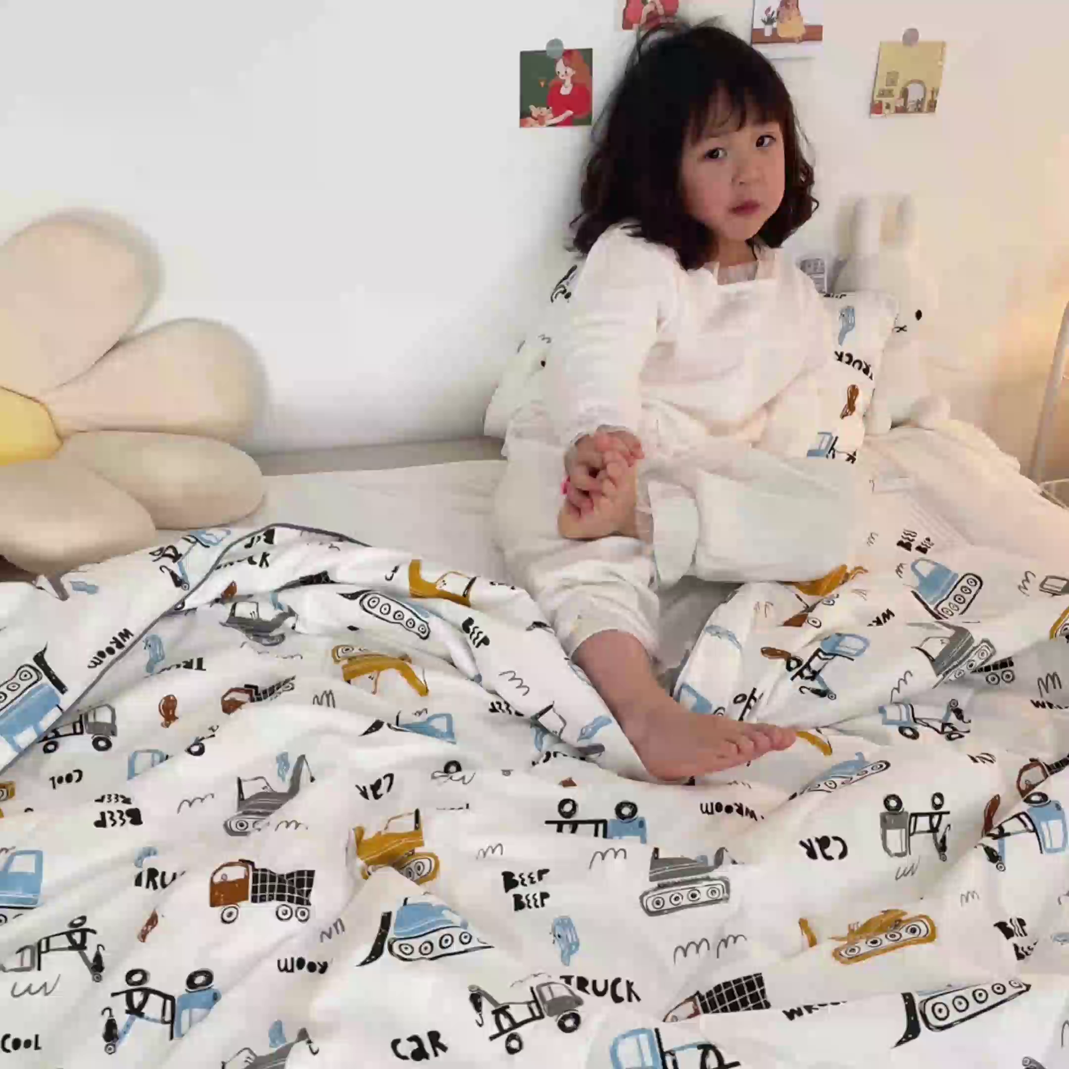 91家纺网 家纺一手货源 找家纺 十九色 2026新款宝宝幼儿园小被子儿童夏凉被夏季夏被空调被 工程车