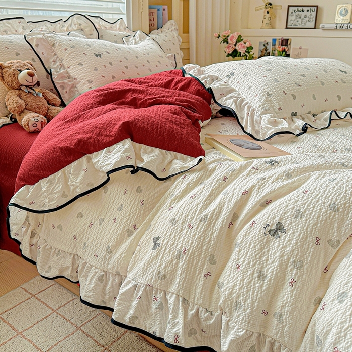 91家纺网 家纺一手货源 找家纺 芯贝儿 2026新品加厚法式泡芙棉水洗棉云感皱皱双层纱花边四件套 爱心蝴蝶结