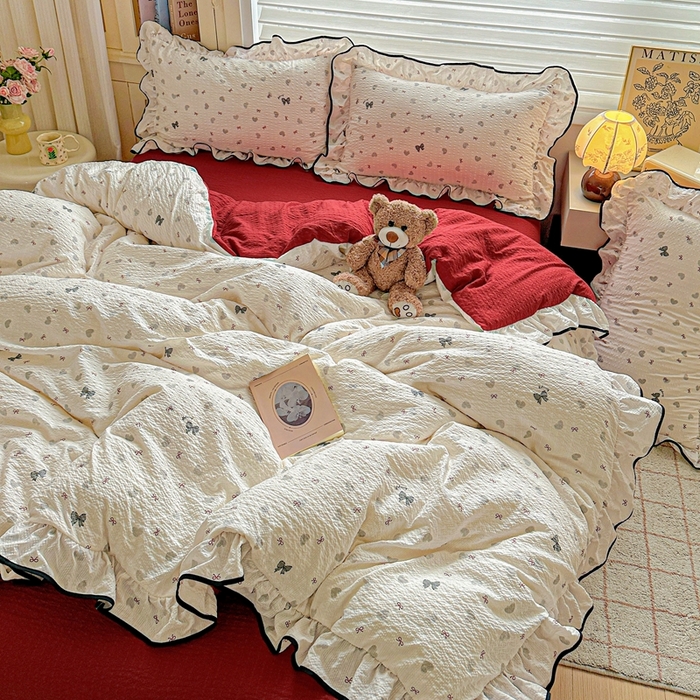 91家纺网 家纺一手货源 找家纺 芯贝儿 2026新品加厚法式泡芙棉水洗棉云感皱皱双层纱花边四件套 爱心蝴蝶结