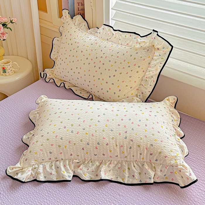 91家纺网 家纺一手货源 找家纺 芯贝儿 2026新品加厚法式泡芙棉水洗棉云感皱皱双层纱花边四件套 彩色爱心