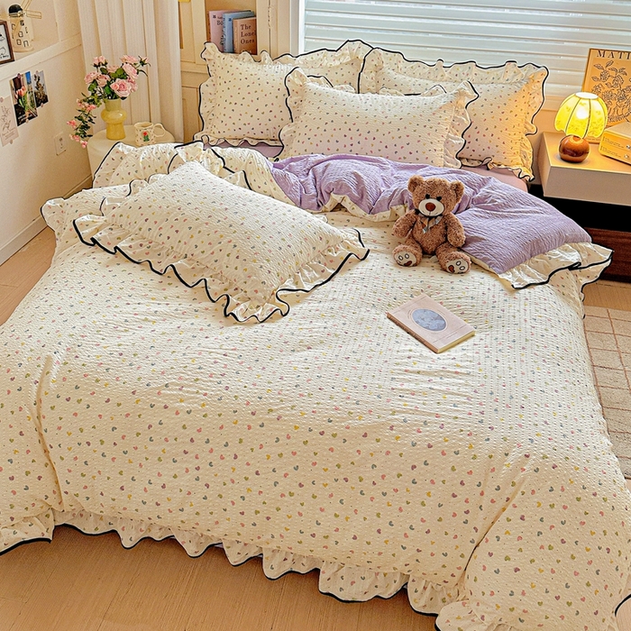 91家纺网 家纺一手货源 找家纺 芯贝儿 2026新品加厚法式泡芙棉水洗棉云感皱皱双层纱花边四件套 彩色爱心