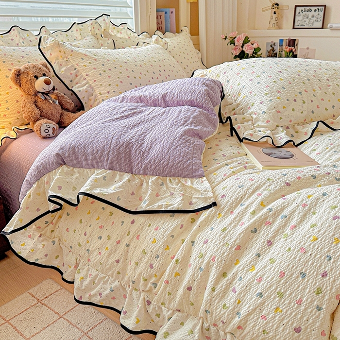 91家纺网 家纺一手货源 找家纺 芯贝儿 2026新品加厚法式泡芙棉水洗棉云感皱皱双层纱花边四件套 彩色爱心