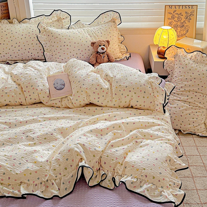 91家纺网 家纺一手货源 找家纺 芯贝儿 2026新品加厚法式泡芙棉水洗棉云感皱皱双层纱花边四件套 彩色爱心
