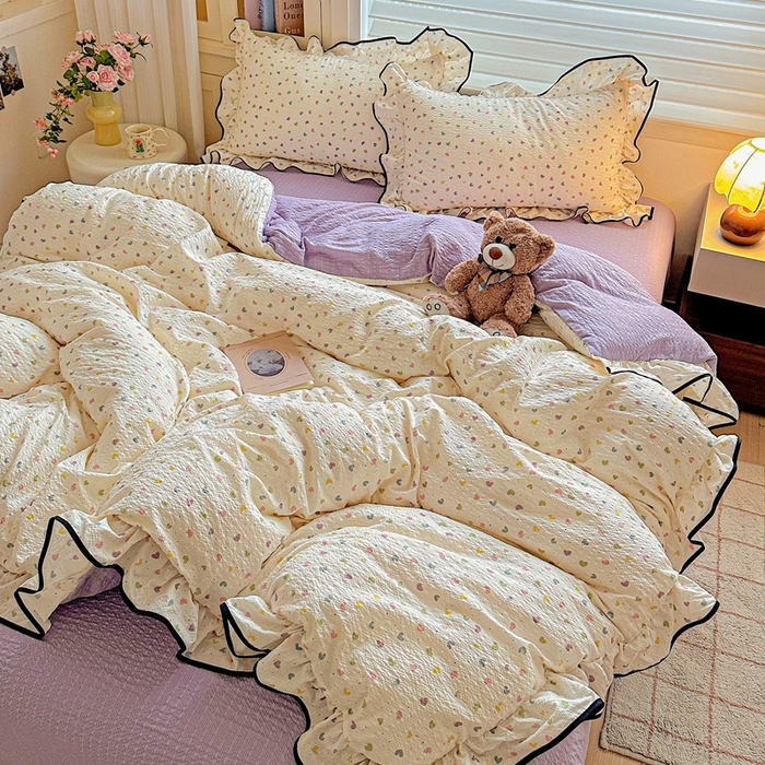 91家纺网 家纺一手货源 找家纺 芯贝儿 2026新品加厚法式泡芙棉水洗棉云感皱皱双层纱花边四件套 彩色爱心