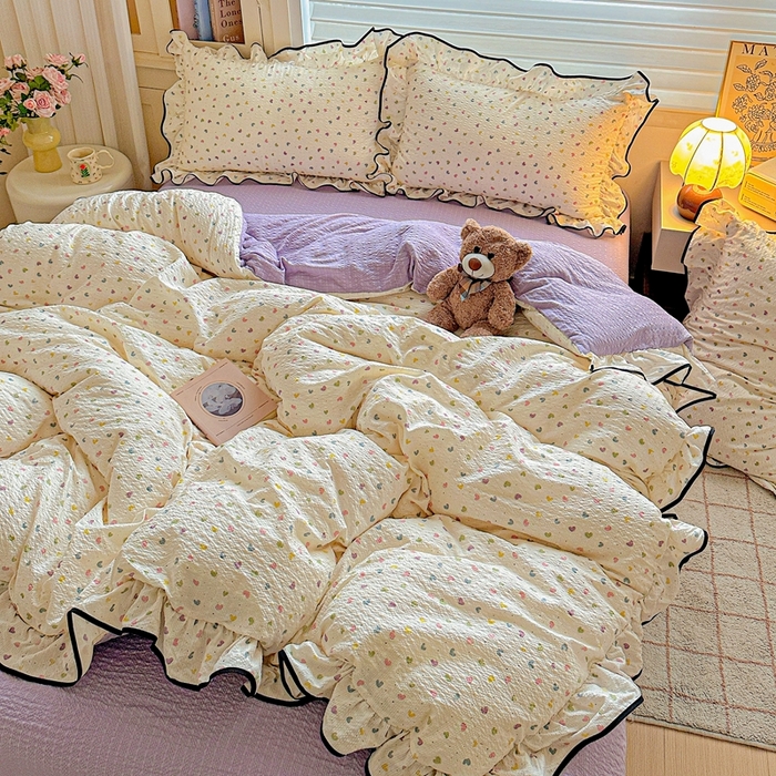 91家纺网 家纺一手货源 找家纺 芯贝儿 2026新品加厚法式泡芙棉水洗棉云感皱皱双层纱花边四件套 彩色爱心