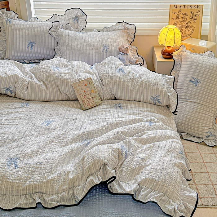 91家纺网 家纺一手货源 找家纺 芯贝儿 2026新品加厚法式泡芙棉水洗棉云感皱皱双层纱花边四件套 蝶梦