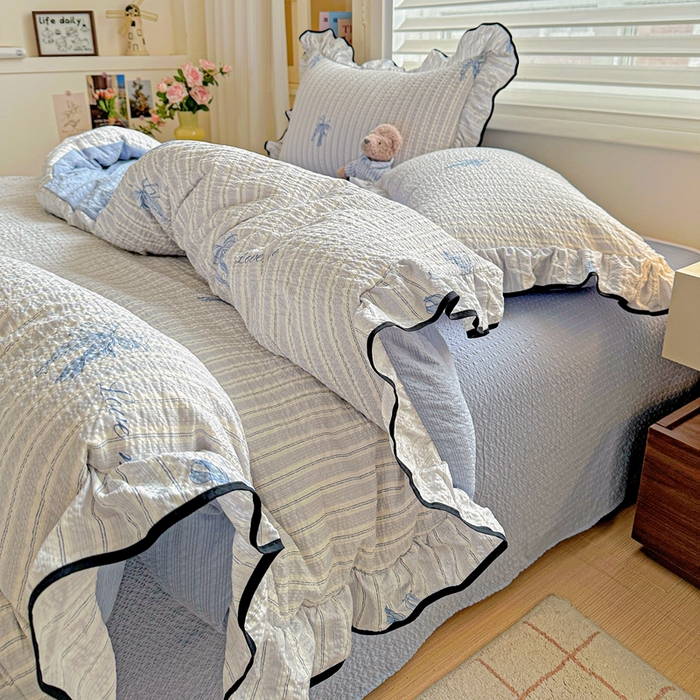 91家纺网 家纺一手货源 找家纺 芯贝儿 2026新品加厚法式泡芙棉水洗棉云感皱皱双层纱花边四件套 蝶梦