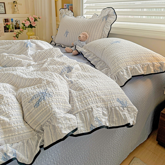 91家纺网 家纺一手货源 找家纺 芯贝儿 2026新品加厚法式泡芙棉水洗棉云感皱皱双层纱花边四件套 蝶梦