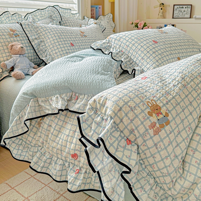 91家纺网 家纺一手货源 找家纺 芯贝儿 2026新品加厚法式泡芙棉水洗棉云感皱皱双层纱花边四件套 快乐小熊