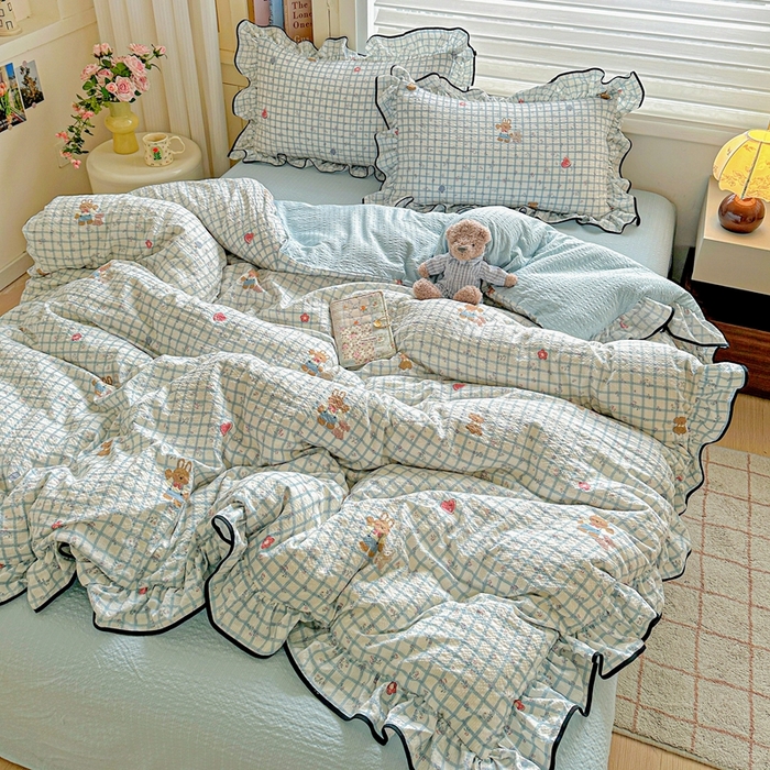 91家纺网 家纺一手货源 找家纺 芯贝儿 2026新品加厚法式泡芙棉水洗棉云感皱皱双层纱花边四件套 快乐小熊