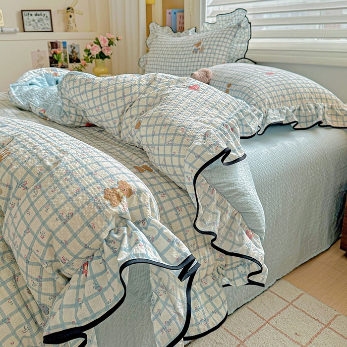 91家纺网 家纺一手货源 找家纺 芯贝儿 2026新品加厚法式泡芙棉水洗棉云感皱皱双层纱花边四件套 快乐小熊