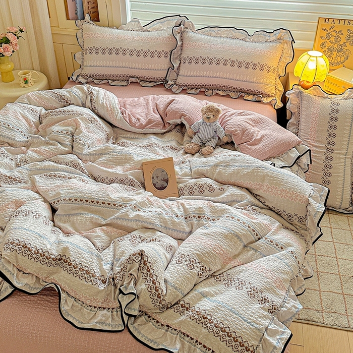 91家纺网 家纺一手货源 找家纺 芯贝儿 2026新品加厚法式泡芙棉水洗棉云感皱皱双层纱花边四件套 蓝调