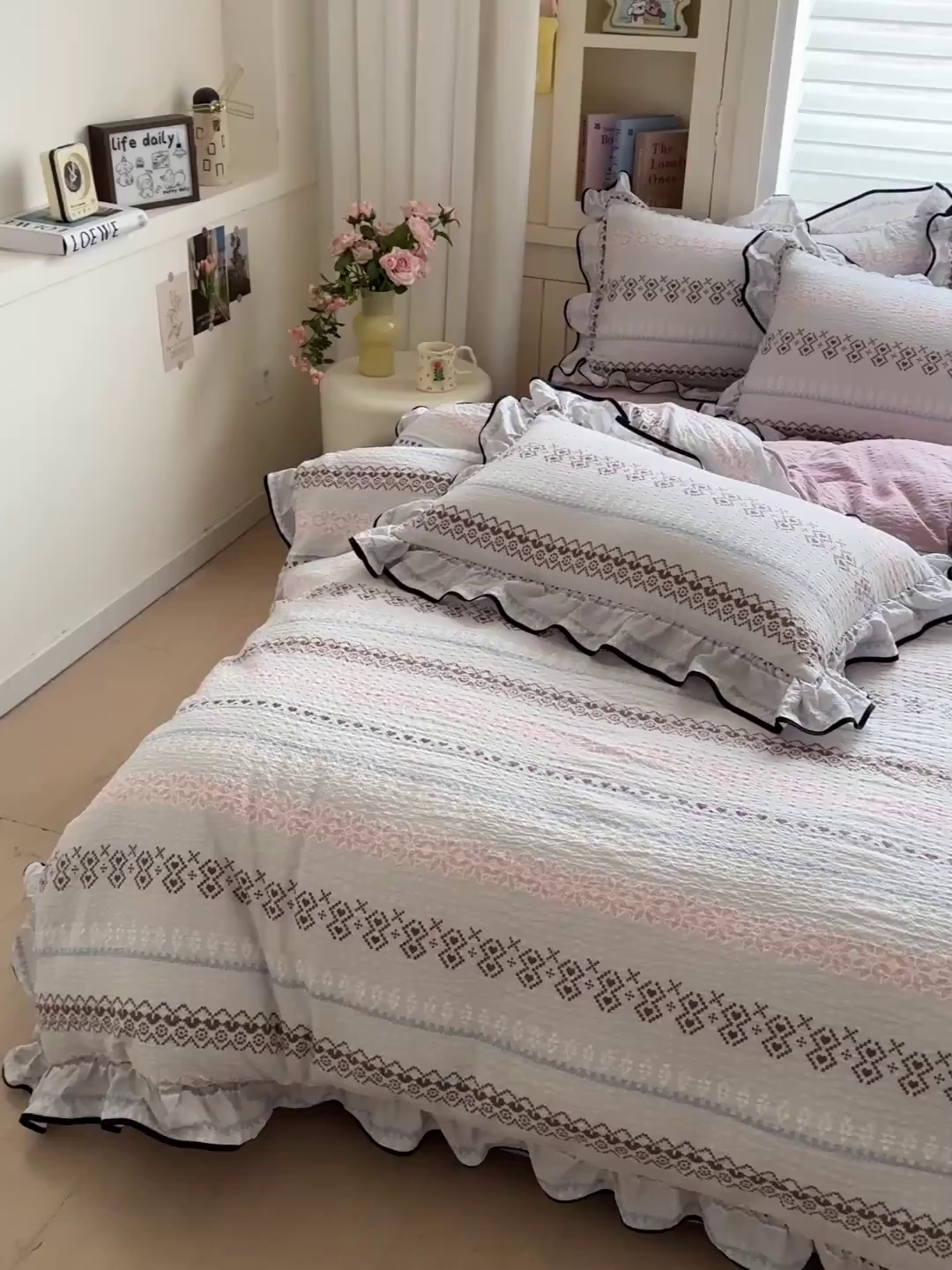 91家纺网 家纺一手货源 找家纺 芯贝儿 2026新品加厚法式泡芙棉水洗棉云感皱皱双层纱花边四件套 蓝调