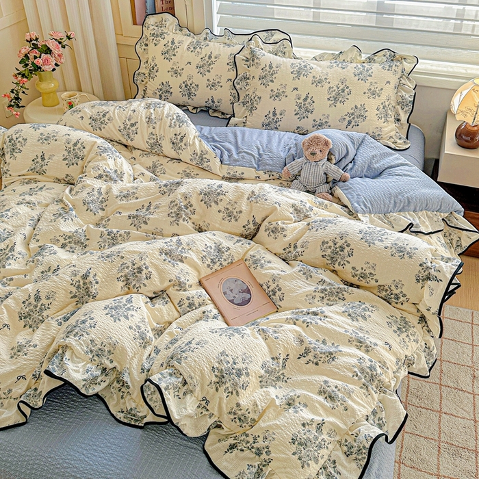 91家纺网 家纺一手货源 找家纺 芯贝儿 2026新品加厚法式泡芙棉水洗棉云感皱皱双层纱花边四件套 青花