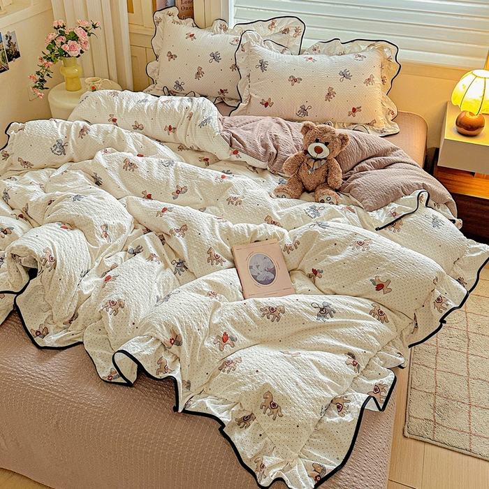 91家纺网 家纺一手货源 找家纺 芯贝儿 2026新品加厚法式泡芙棉水洗棉云感皱皱双层纱花边四件套 小飞马