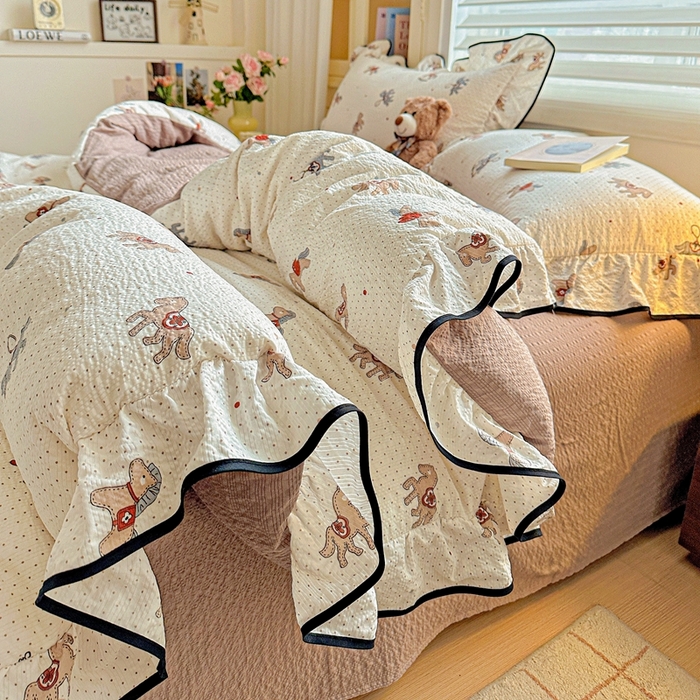 91家纺网 家纺一手货源 找家纺 芯贝儿 2026新品加厚法式泡芙棉水洗棉云感皱皱双层纱花边四件套 小飞马