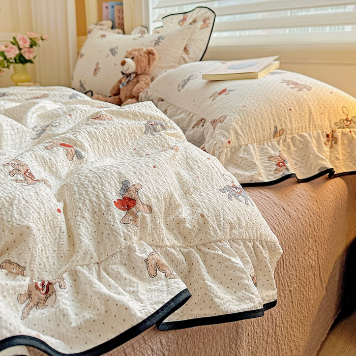 91家纺网 家纺一手货源 找家纺 芯贝儿 2026新品加厚法式泡芙棉水洗棉云感皱皱双层纱花边四件套 小飞马