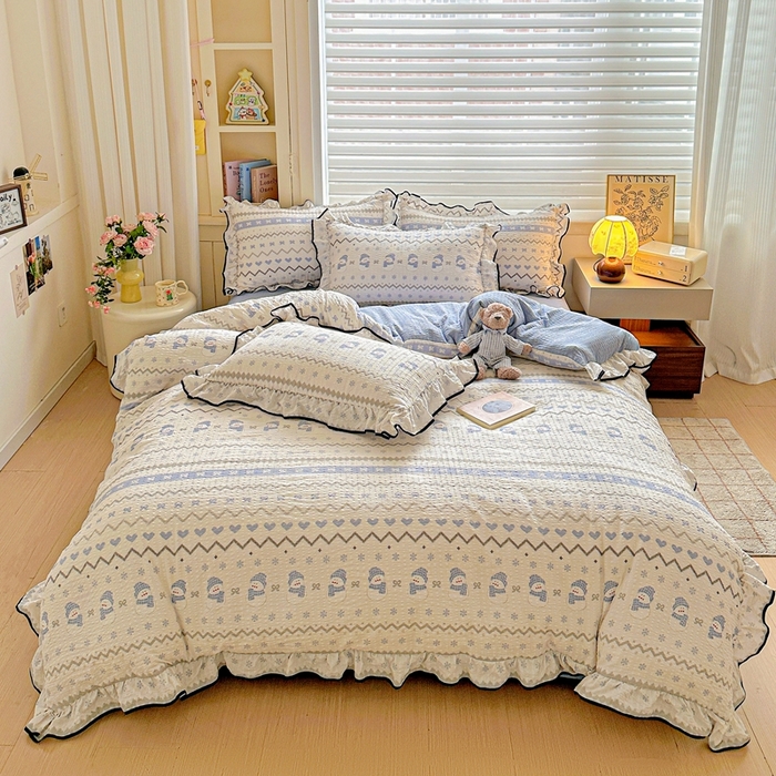 91家纺网 家纺一手货源 找家纺 芯贝儿 2026新品加厚法式泡芙棉水洗棉云感皱皱双层纱花边四件套 小雪人