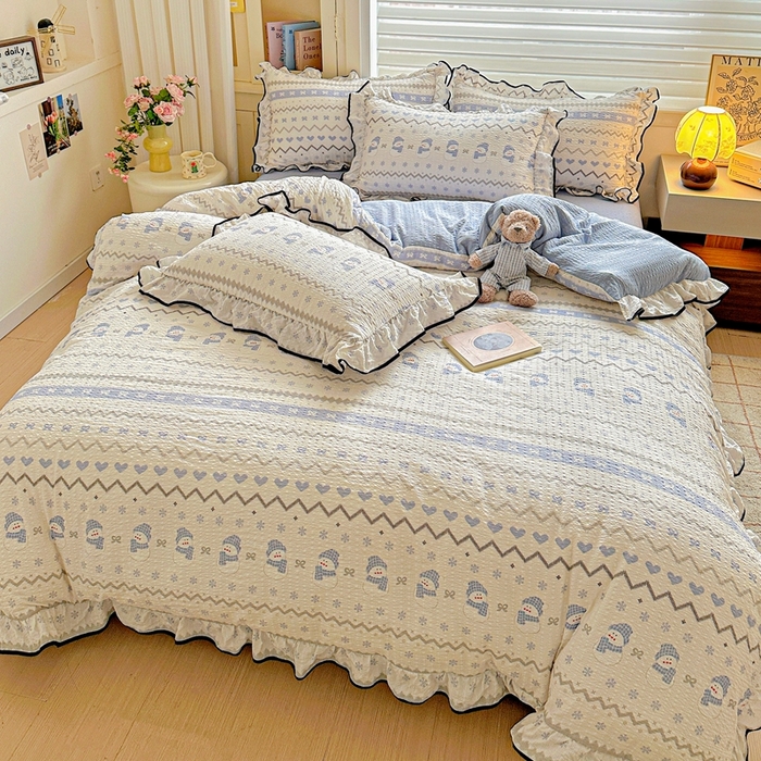 91家纺网 家纺一手货源 找家纺 芯贝儿 2026新品加厚法式泡芙棉水洗棉云感皱皱双层纱花边四件套 小雪人