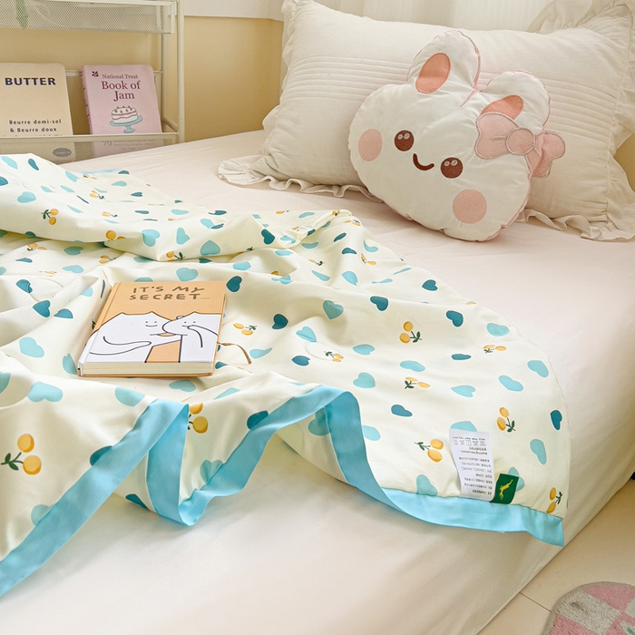 91家纺网 家纺一手货源 找家纺 十九色 2026新款液态硅胶奶嘴同源天丝棉飞边凉感夏被夏凉被空调被 小蓝心