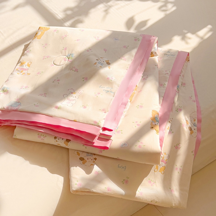 91家纺网 家纺一手货源 找家纺 十九色 2026新款液态硅胶奶嘴同源天丝棉飞边凉感夏被夏凉被空调被 田园趣事