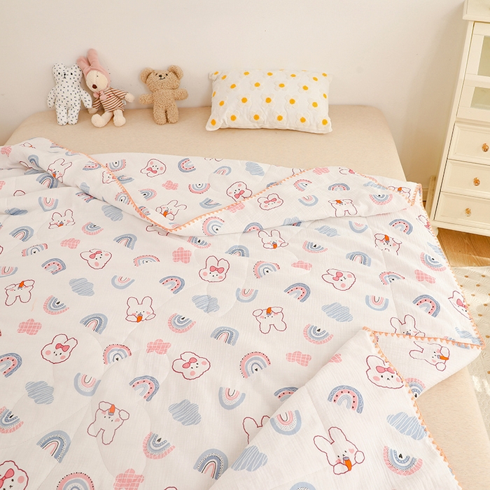 91家纺网 家纺一手货源 找家纺 十九色 2026新款婴儿纱皱布儿童贴身夏被被子被芯 彩虹兔