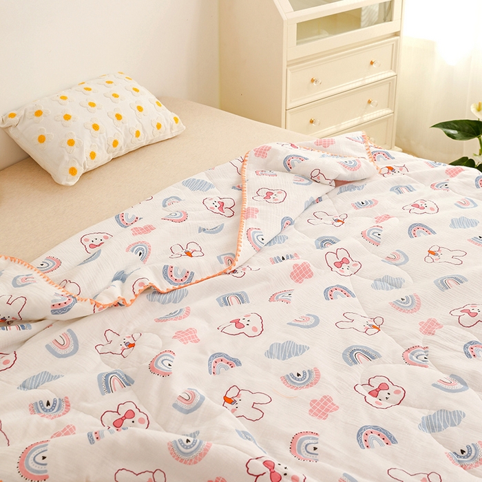 91家纺网 家纺一手货源 找家纺 十九色 2026新款婴儿纱皱布儿童贴身夏被被子被芯 彩虹兔