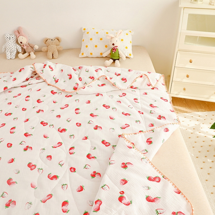 91家纺网 家纺一手货源 找家纺 十九色 2026新款婴儿纱皱布儿童贴身夏被被子被芯 甜心草莓