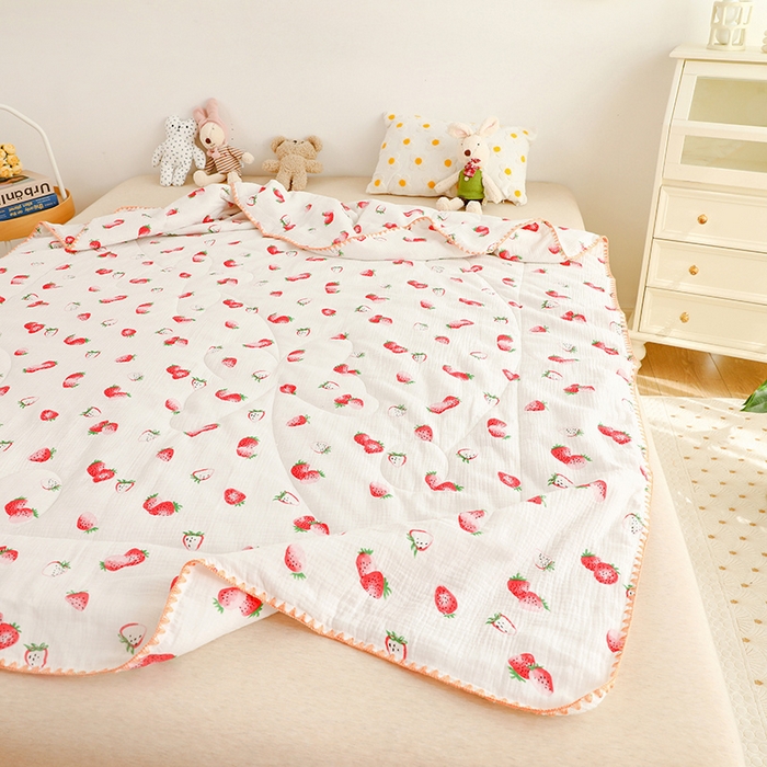 91家纺网 家纺一手货源 找家纺 十九色 2026新款婴儿纱皱布儿童贴身夏被被子被芯 甜心草莓