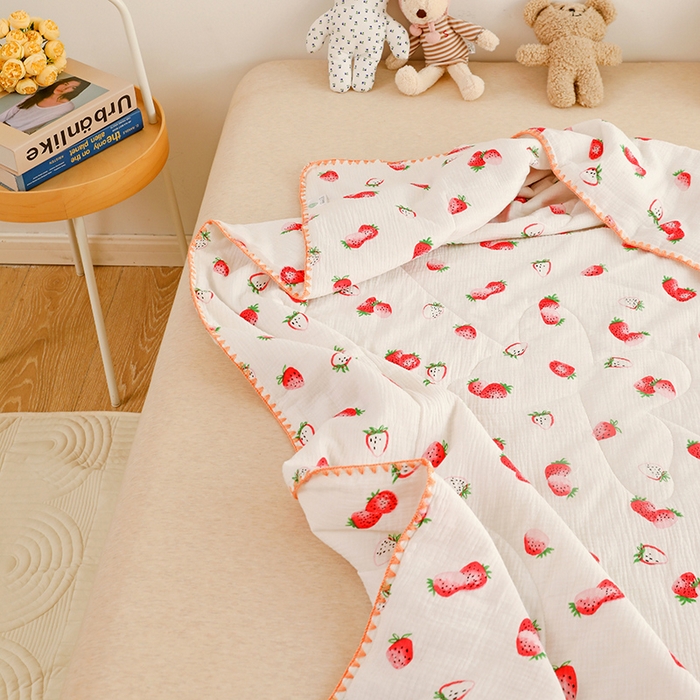 91家纺网 家纺一手货源 找家纺 十九色 2026新款婴儿纱皱布儿童贴身夏被被子被芯 甜心草莓