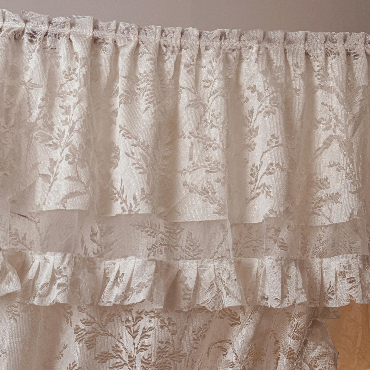 91家纺网 家纺一手货源 找家纺 （总）海虹蚊帐 2026新款2606款一体防尘顶月枝影镂空纱导轨蚊帐