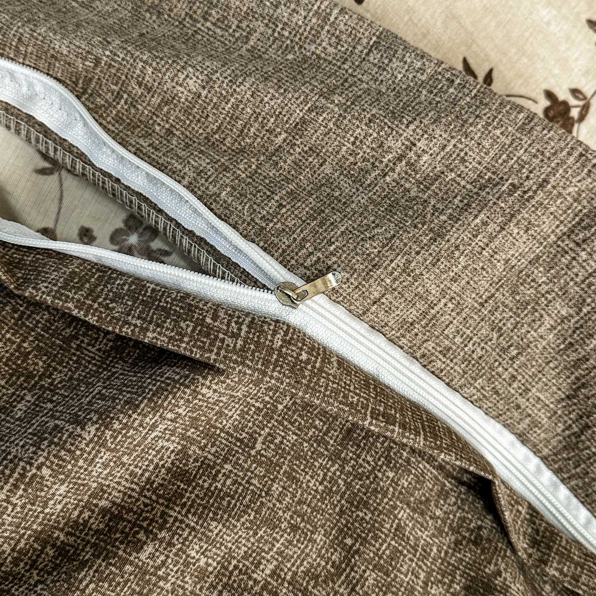 91家纺网 家纺一手货源 找家纺 晚爱家纺（原晚安家居） 2026新款加厚双层纱原麻纽扣款四件套 茶里