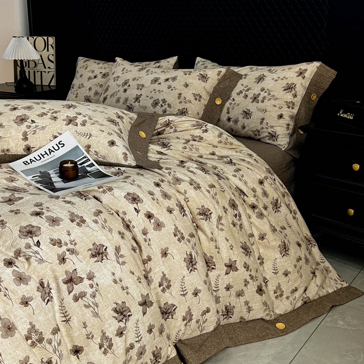 91家纺网 家纺一手货源 找家纺 晚爱家纺（原晚安家居） 2026新款加厚双层纱原麻纽扣款四件套 花溪棕