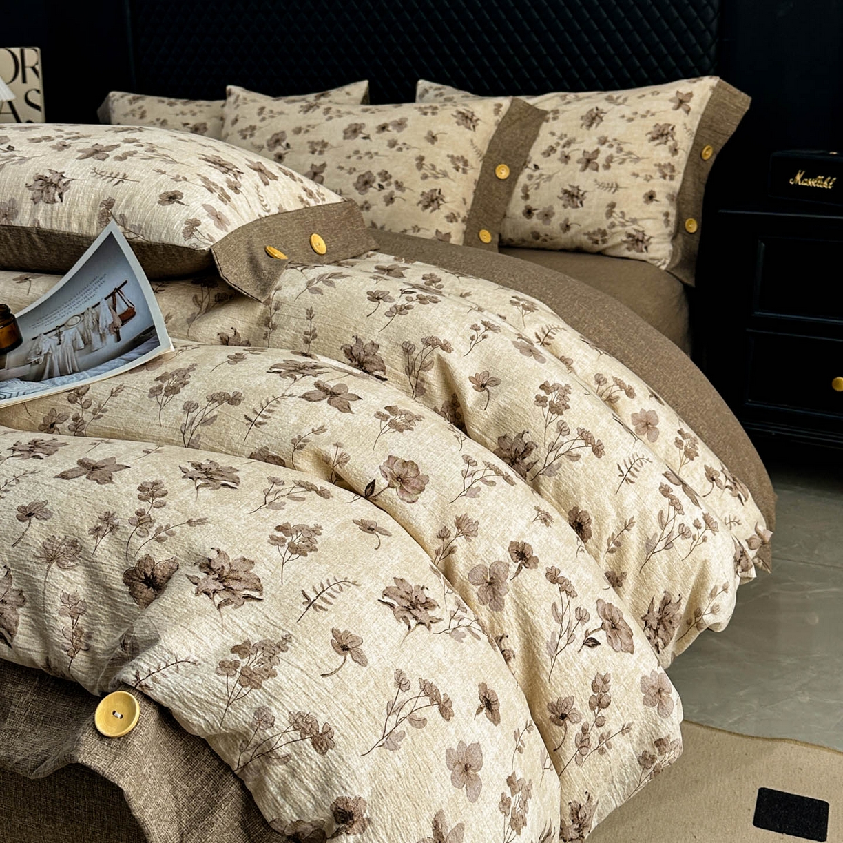 91家纺网 家纺一手货源 找家纺 晚爱家纺（原晚安家居） 2026新款加厚双层纱原麻纽扣款四件套 花溪棕