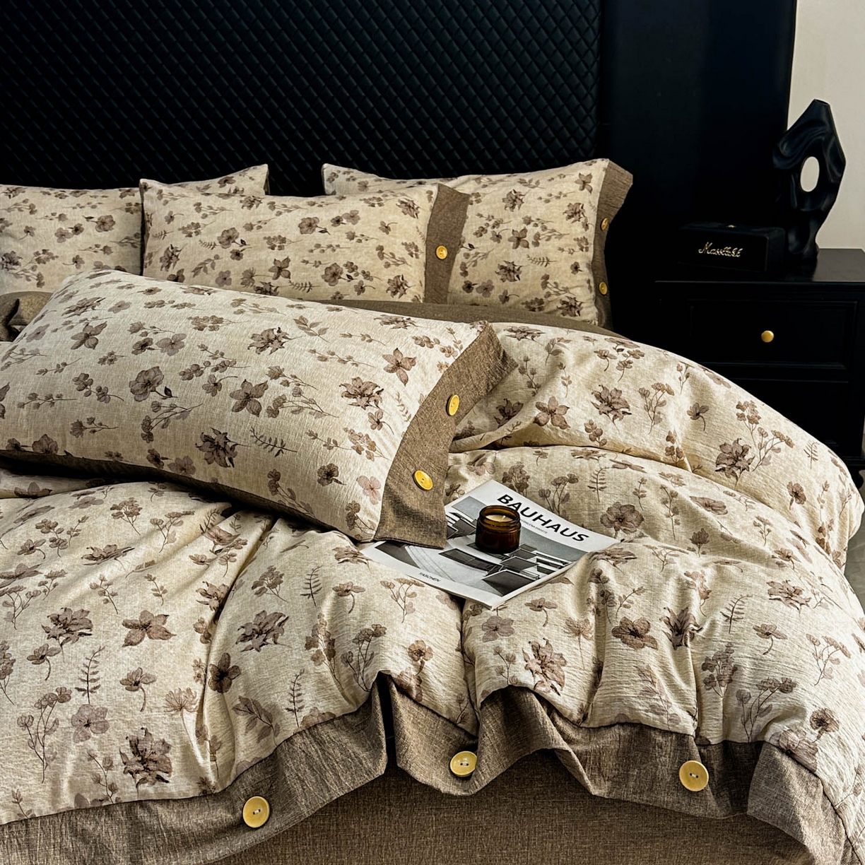 91家纺网 家纺一手货源 找家纺 晚爱家纺（原晚安家居） 2026新款加厚双层纱原麻纽扣款四件套 花溪棕