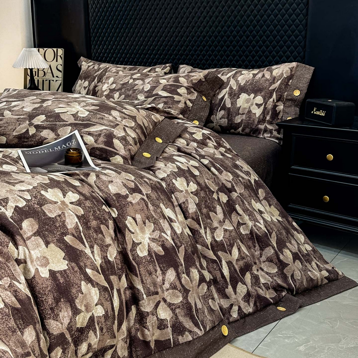 91家纺网 家纺一手货源 找家纺 晚爱家纺（原晚安家居） 2026新款加厚双层纱原麻纽扣款四件套 花影棕