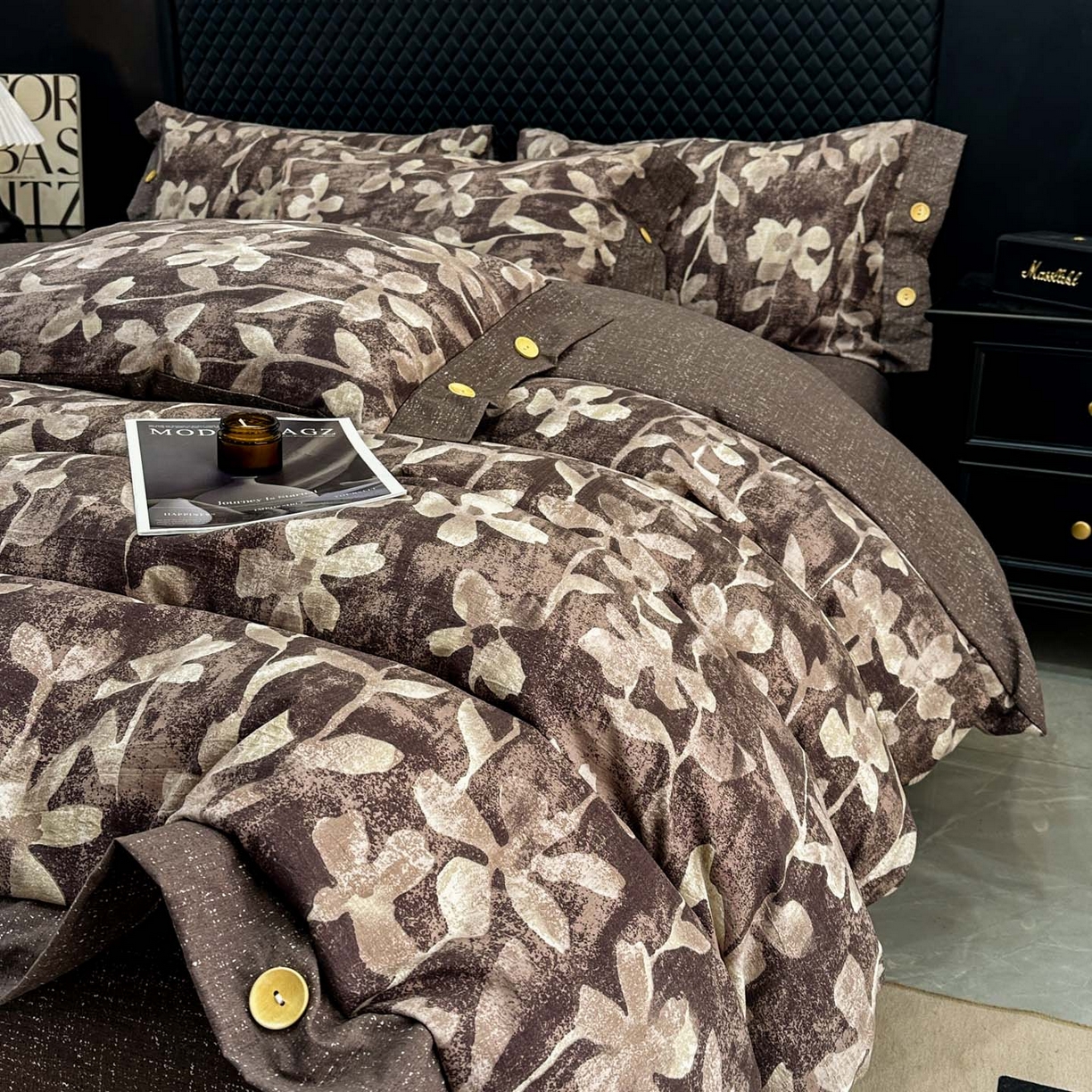 91家纺网 家纺一手货源 找家纺 晚爱家纺（原晚安家居） 2026新款加厚双层纱原麻纽扣款四件套 花影棕