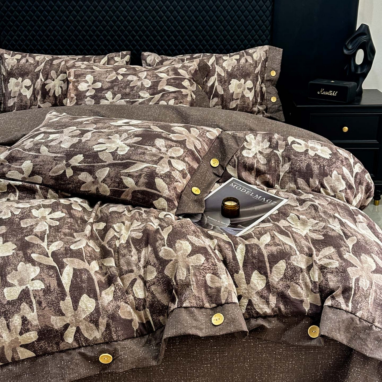 91家纺网 家纺一手货源 找家纺 晚爱家纺（原晚安家居） 2026新款加厚双层纱原麻纽扣款四件套 花影棕