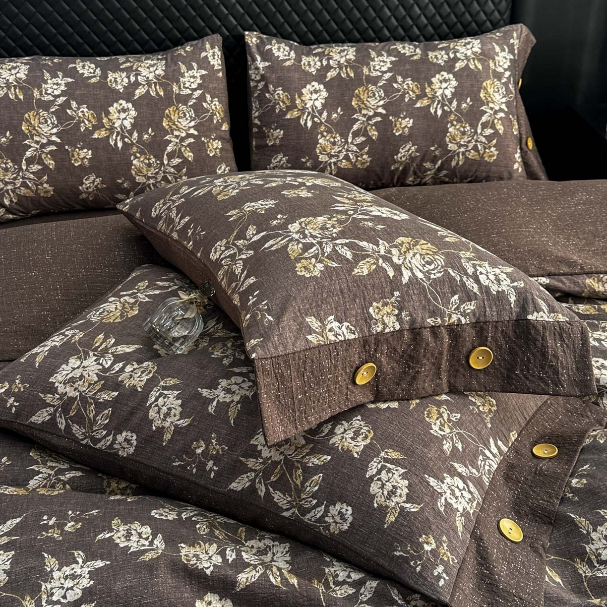 91家纺网 家纺一手货源 找家纺 晚爱家纺（原晚安家居） 2026新款加厚双层纱原麻纽扣款四件套 金枝蔓