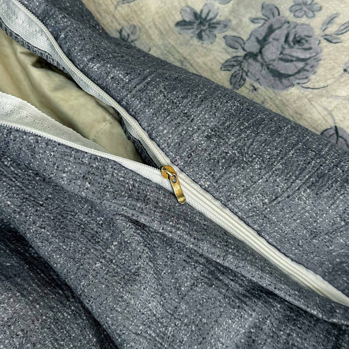 91家纺网 家纺一手货源 找家纺 晚爱家纺（原晚安家居） 2026新款加厚双层纱原麻纽扣款四件套 南阳旧梦