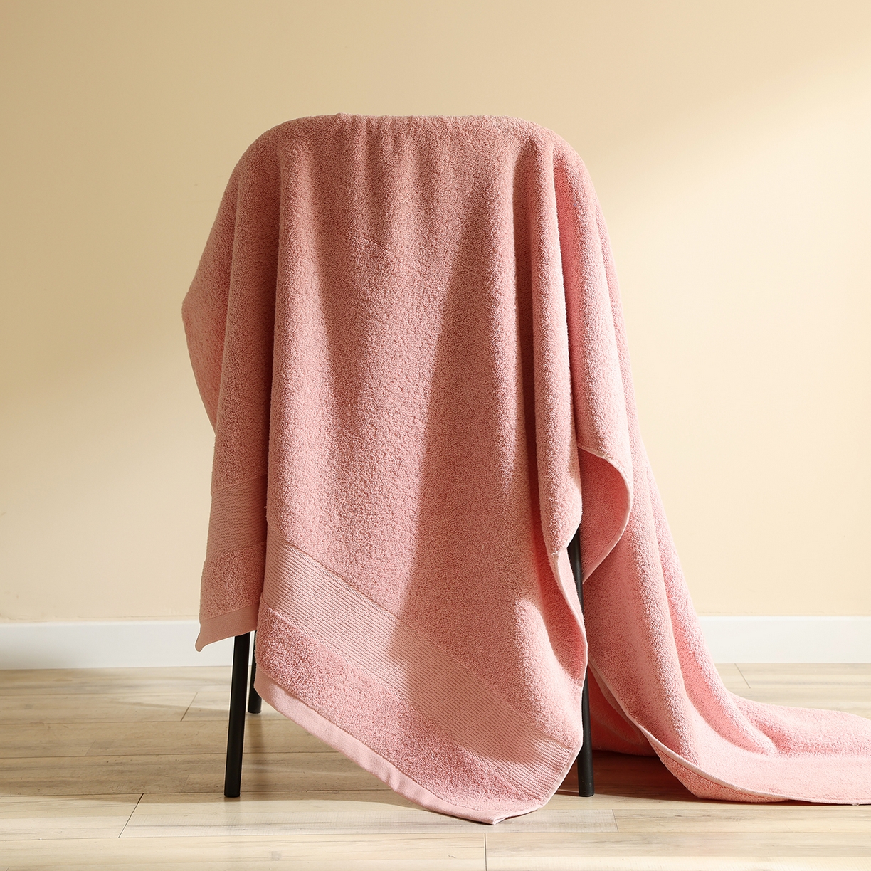 91家纺网 家纺一手货源 找家纺 （总）朴尔家纺-毛巾被 2026新款纯色全棉缎档加大加厚浴巾-晨雾