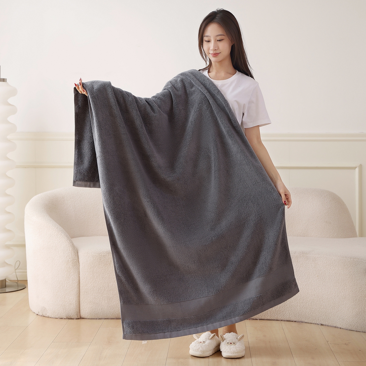 91家纺网 家纺一手货源 找家纺 朴尔家纺-毛巾被 2026新款纯色全棉缎档加大加厚浴巾-晨雾 暮云灰 90x180cm/条