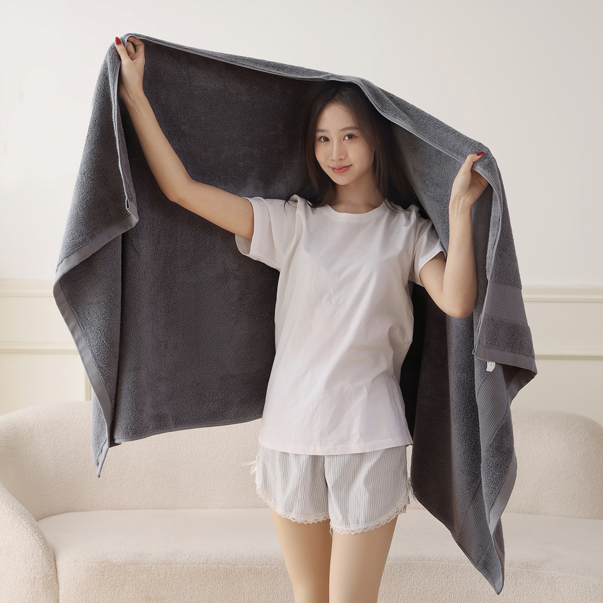 91家纺网 家纺一手货源 找家纺 朴尔家纺-毛巾被 2026新款纯色全棉缎档加大加厚浴巾-晨雾 暮云灰 90x180cm/条