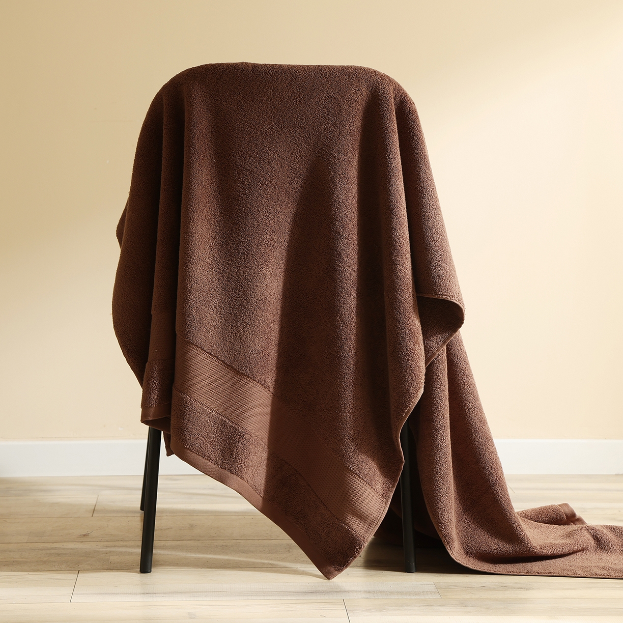 91家纺网 家纺一手货源 找家纺 朴尔家纺-毛巾被 2026新款纯色全棉缎档加大加厚浴巾-晨雾 秋色咖 90x180cm/条