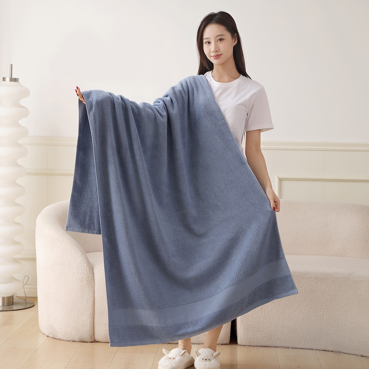 91家纺网 家纺一手货源 找家纺 朴尔家纺-毛巾被 2026新款纯色全棉缎档加大加厚浴巾-晨雾 晚波蓝 90x180cm/条
