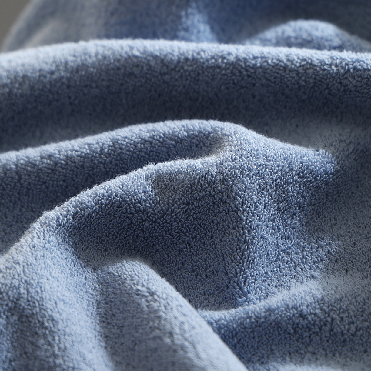 91家纺网 家纺一手货源 找家纺 朴尔家纺-毛巾被 2026新款纯色全棉缎档加大加厚浴巾-晨雾 晚波蓝 90x180cm/条