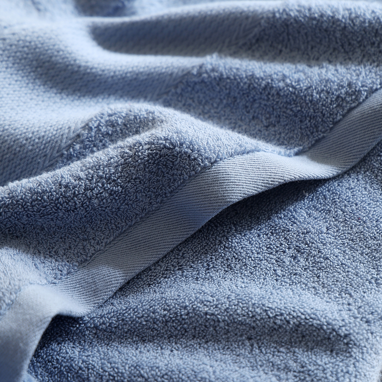 91家纺网 家纺一手货源 找家纺 朴尔家纺-毛巾被 2026新款纯色全棉缎档加大加厚浴巾-晨雾 晚波蓝 90x180cm/条