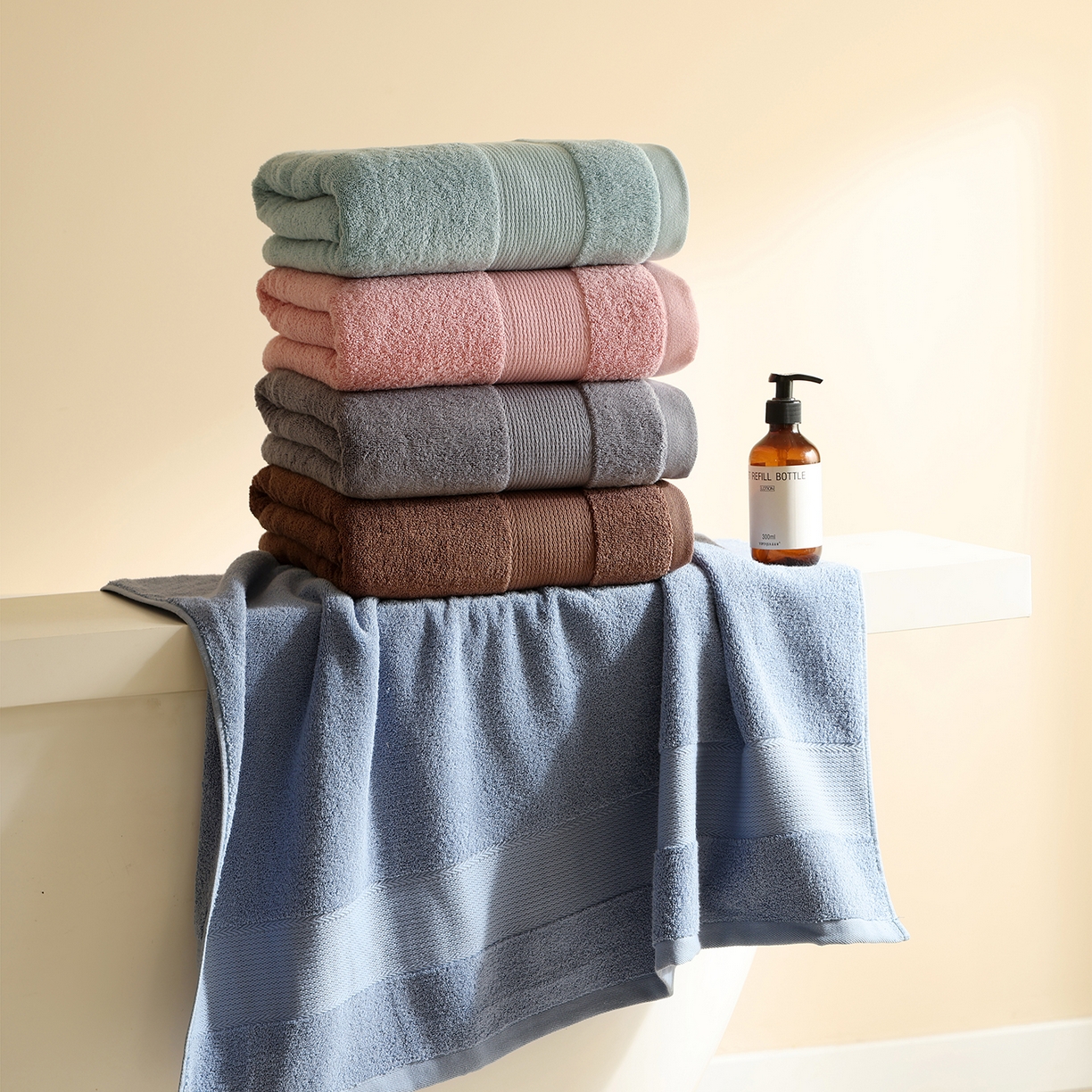 91家纺网 家纺一手货源 找家纺 朴尔家纺-毛巾被 2026新款纯色全棉缎档加大加厚浴巾-晨雾 组合图（仅供展示不可下单） 90x180cm/条