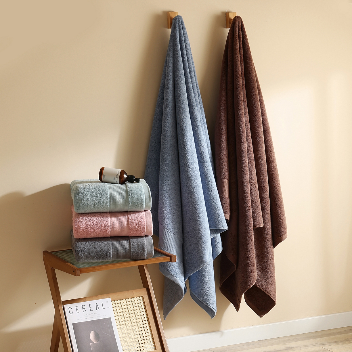 91家纺网 家纺一手货源 找家纺 朴尔家纺-毛巾被 2026新款纯色全棉缎档加大加厚浴巾-晨雾 组合图（仅供展示不可下单） 90x180cm/条